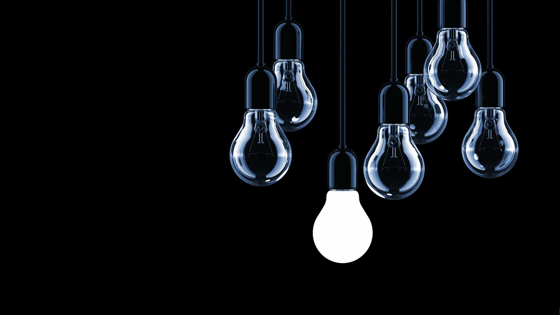 Glühbirnen auf Schwarz